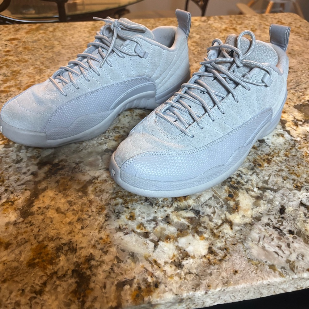 Air Jordan Retro 12 - low “Wolf Grey”